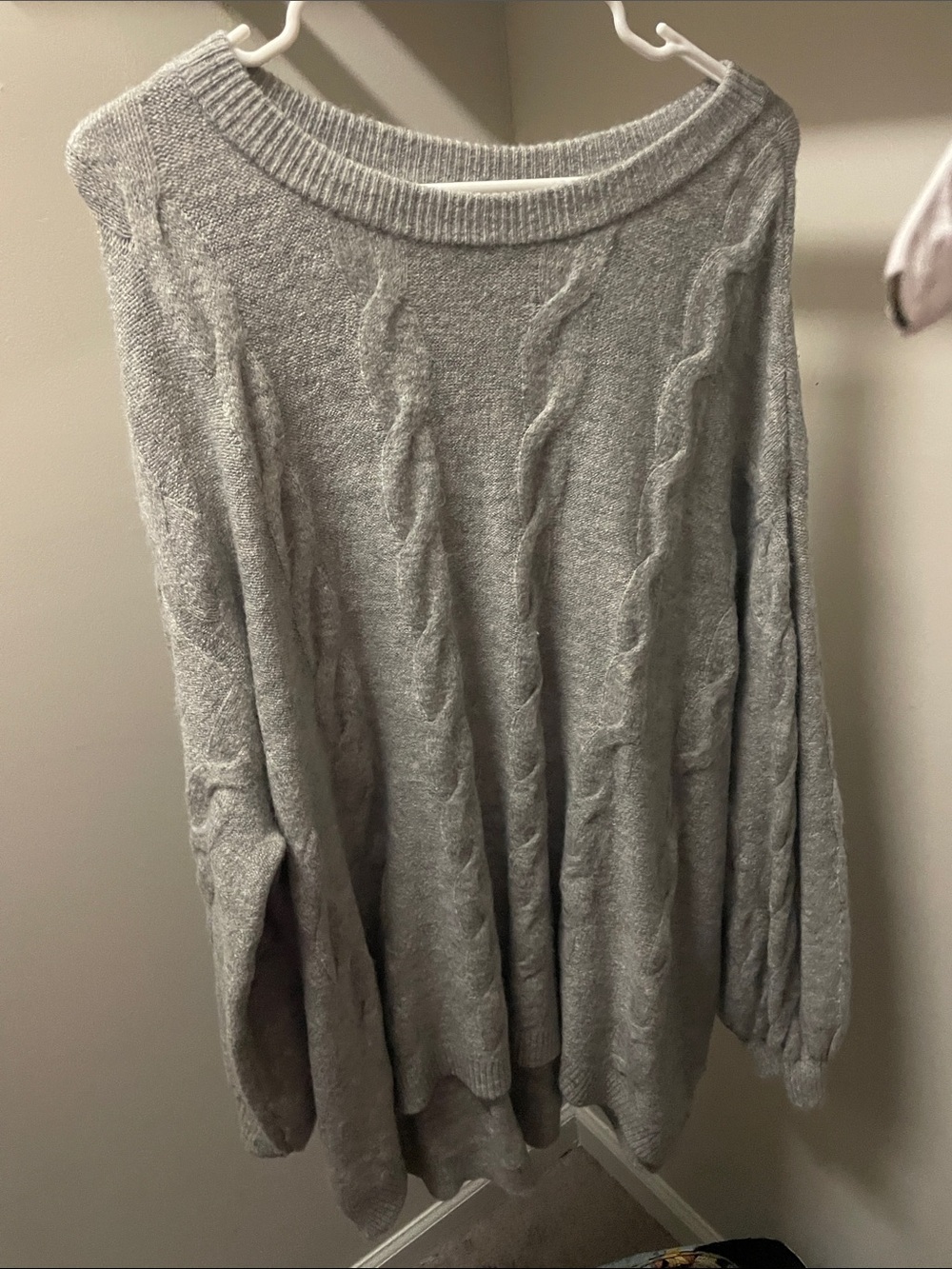 crown & ivy Light Gray Cable Crewneck Sweater